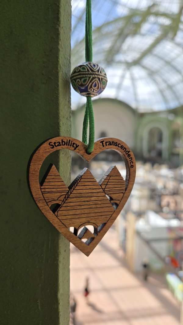 Bijoux bois coeur et pyramide