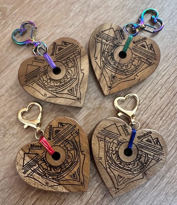 porte-clés coeur et pyramide